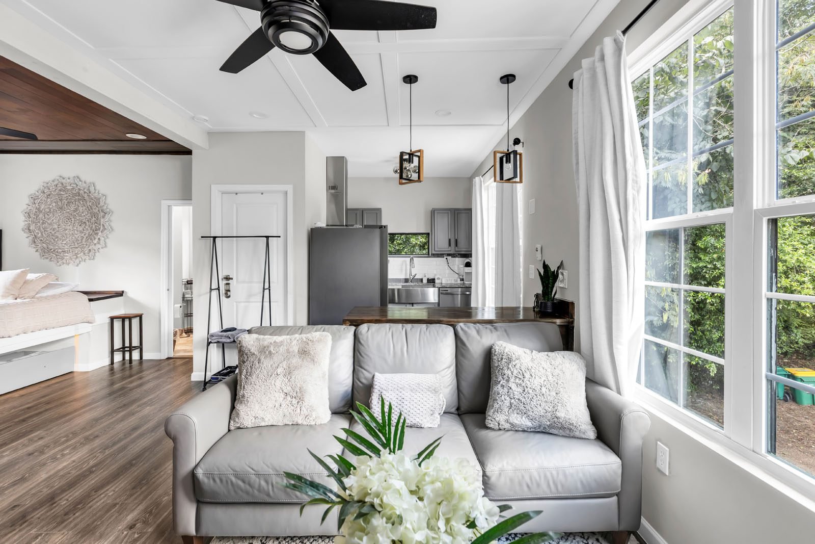 Real Estate Airbnb Living Room listing photography in Sanday Springs, Georgia