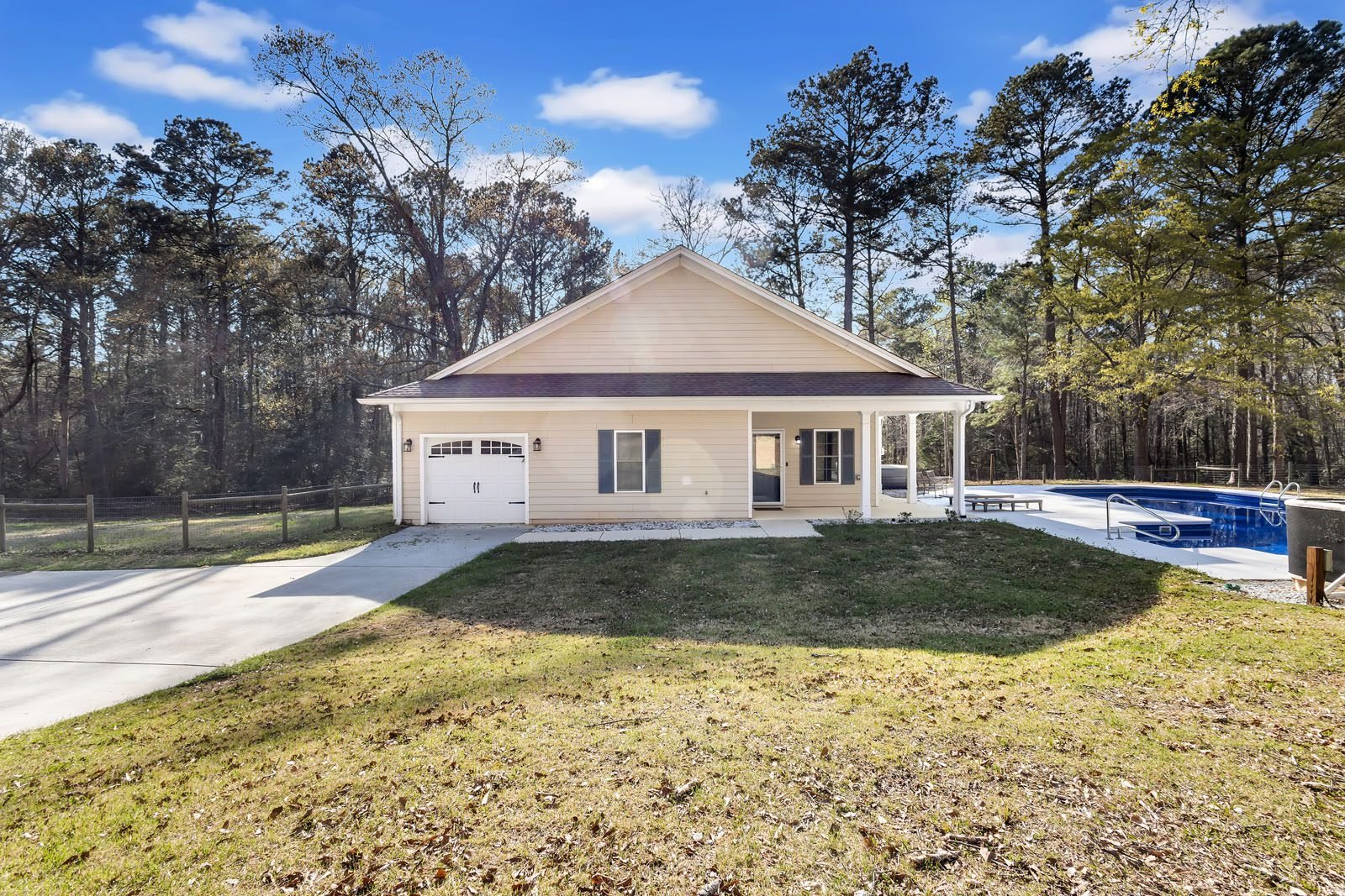 Exterior Real Estate photo of a small sized guest house in loganville, georgia. Gwinnett County